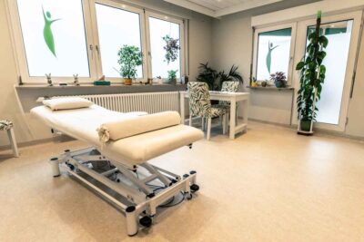 Großer Behandlungsraum der Praxis Burlein in Kornwestheim